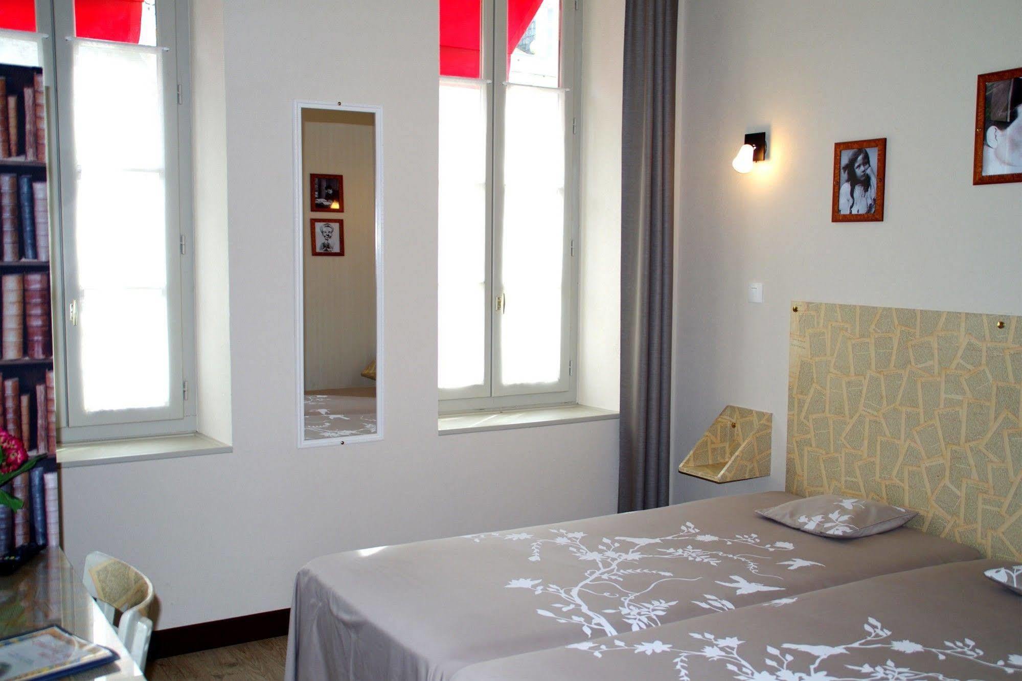 Hotel Mille Et Une Feuilles La Charité-sur-Loire Εξωτερικό φωτογραφία